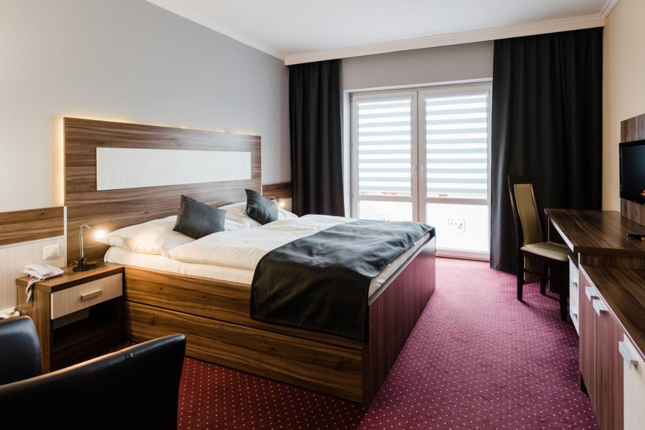 Hotel Menhard Экстерьер фото