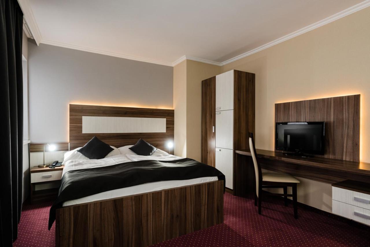Hotel Menhard Экстерьер фото