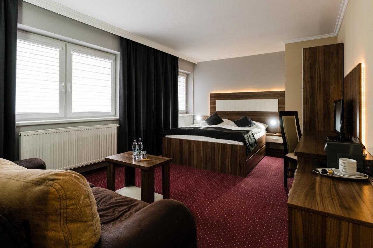 Hotel Menhard Экстерьер фото